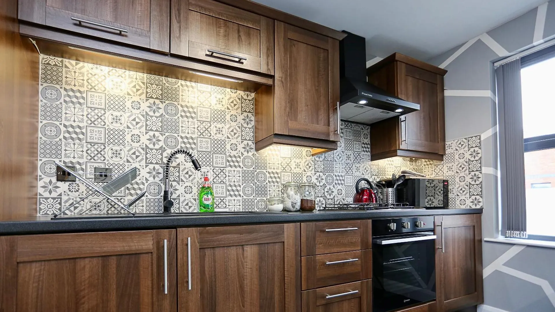 Neat City Apartment - Secure Parking - Wifi - Sleeps 4 - No Parties Μπέλφαστ Ηνωμένο Βασίλειο